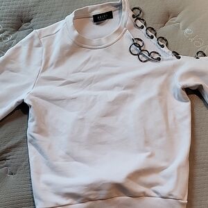 AKIRA White Top with Black Chain Accent